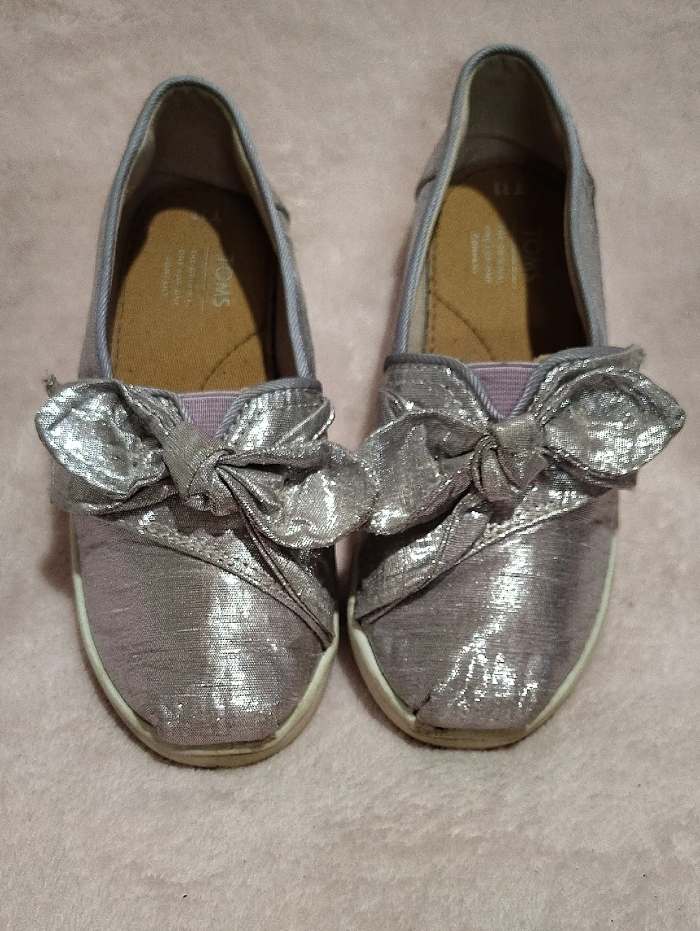TOMS Girl's Rose Silver Bow Slip-On Flats